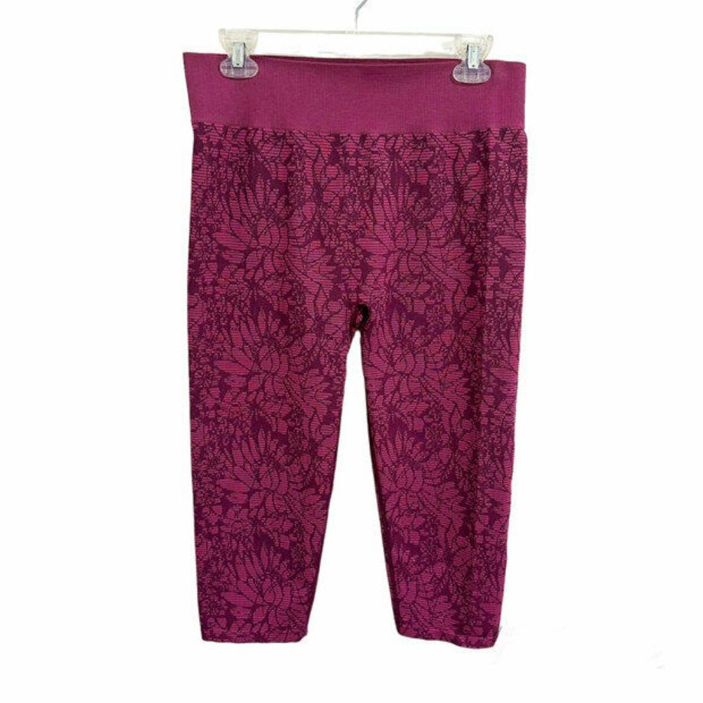 Fabletics Seamless Printed Capris Leggings Burgundy/passion Pink Size Medium
